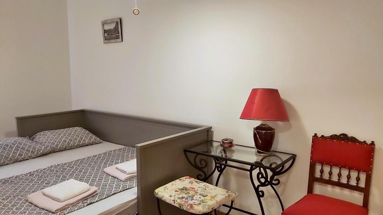 Apartment Lora Omis Exterior photo