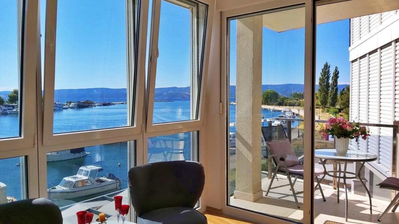 Apartment Lora Omis Exterior photo