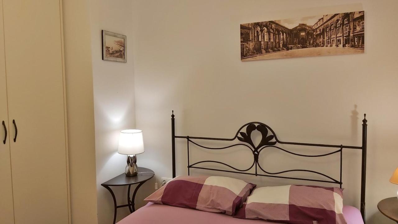 Apartment Lora Omis Exterior photo